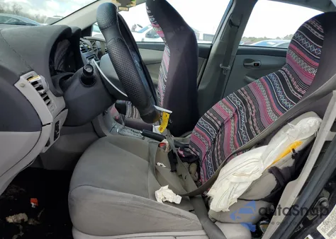 2013 Toyota Corolla Le z USA, uszkodzony, nr VIN 5YFBU4EE9DP077616